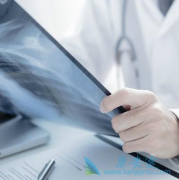 ����ɳ(Iressa)��ҩ��Ҫ���ݾ������ѡ����ȷ�����Ʒ���